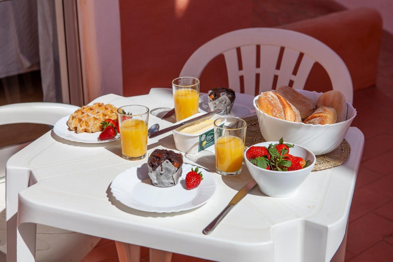 T - Casa Costa Doiro Guesthouse لاغوس المظهر الخارجي الصورة