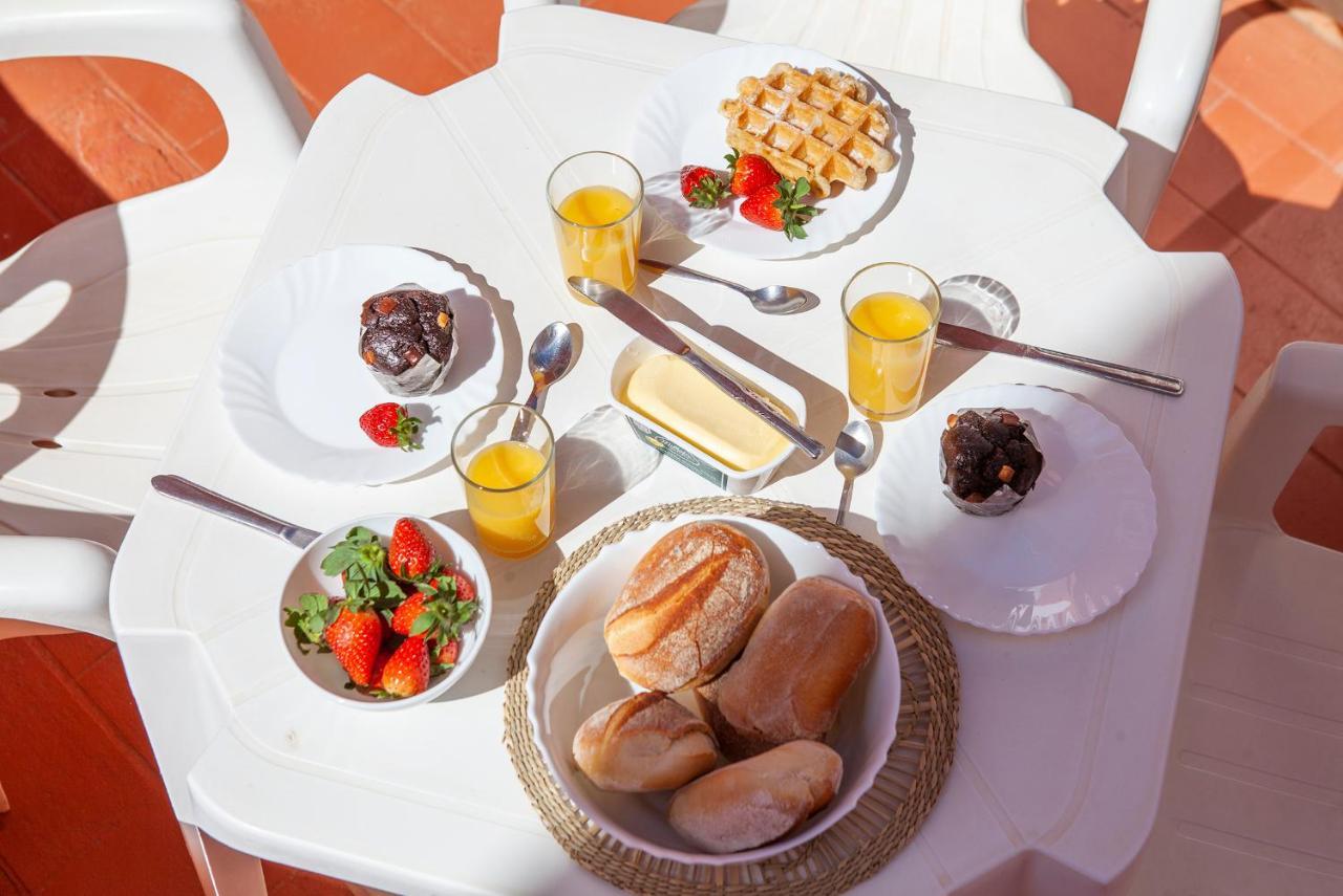 T - Casa Costa Doiro Guesthouse لاغوس المظهر الخارجي الصورة